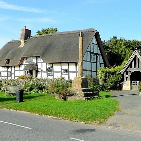Stunning 5-Bed Cabin In Ashton Under Hill إيفيشام المظهر الخارجي الصورة