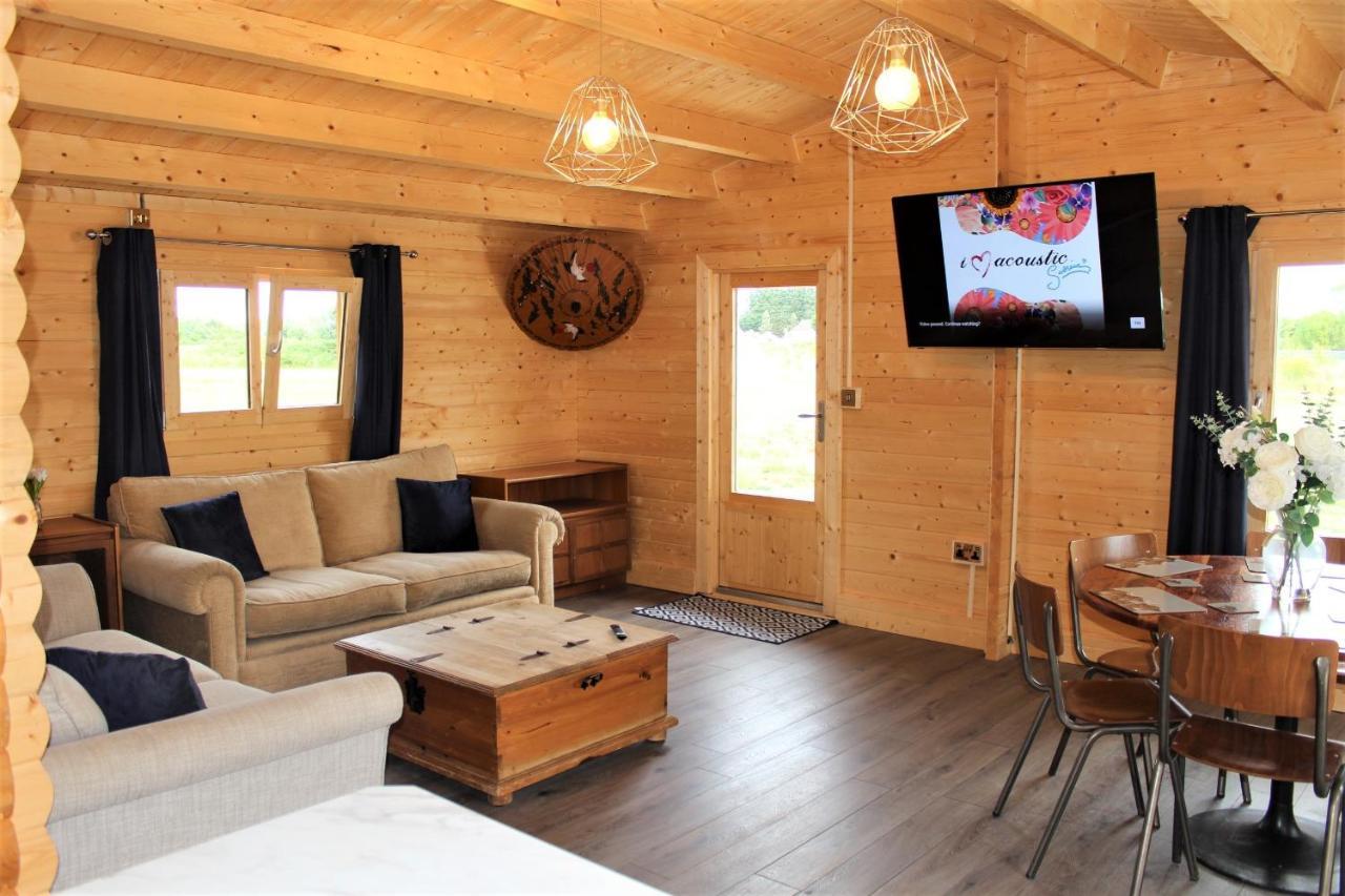 Stunning 5-Bed Cabin In Ashton Under Hill إيفيشام المظهر الخارجي الصورة